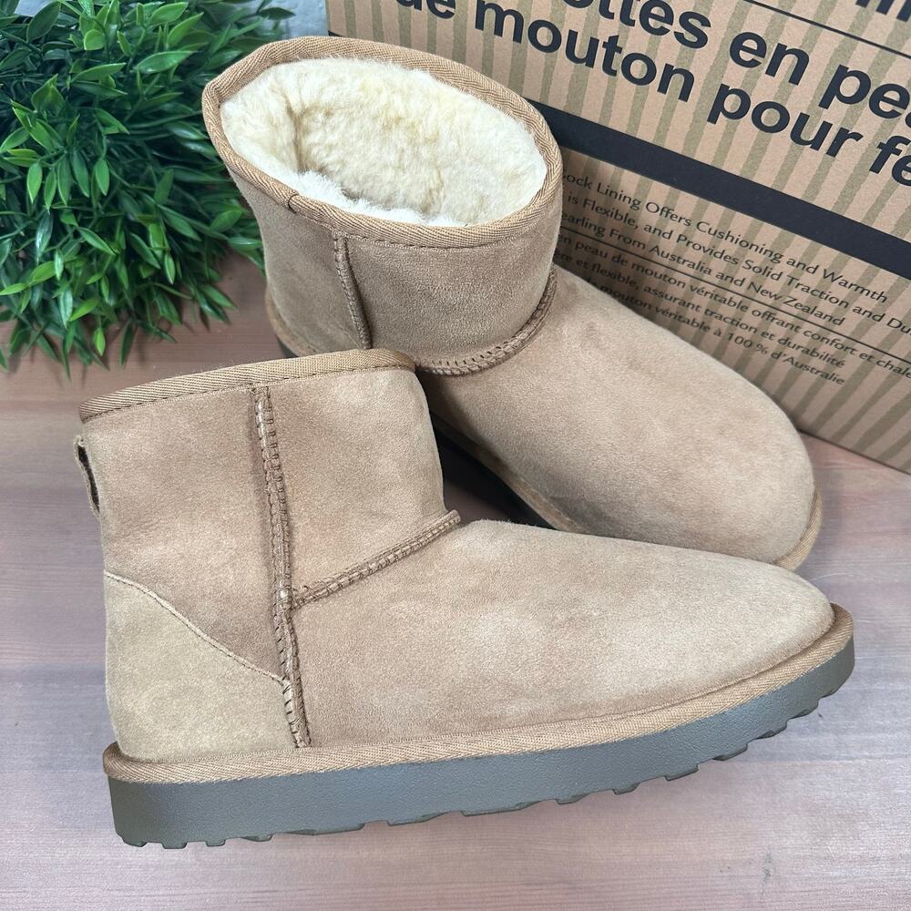Kirkland Signature Women's Tan Shearling Boots Size‎ 8